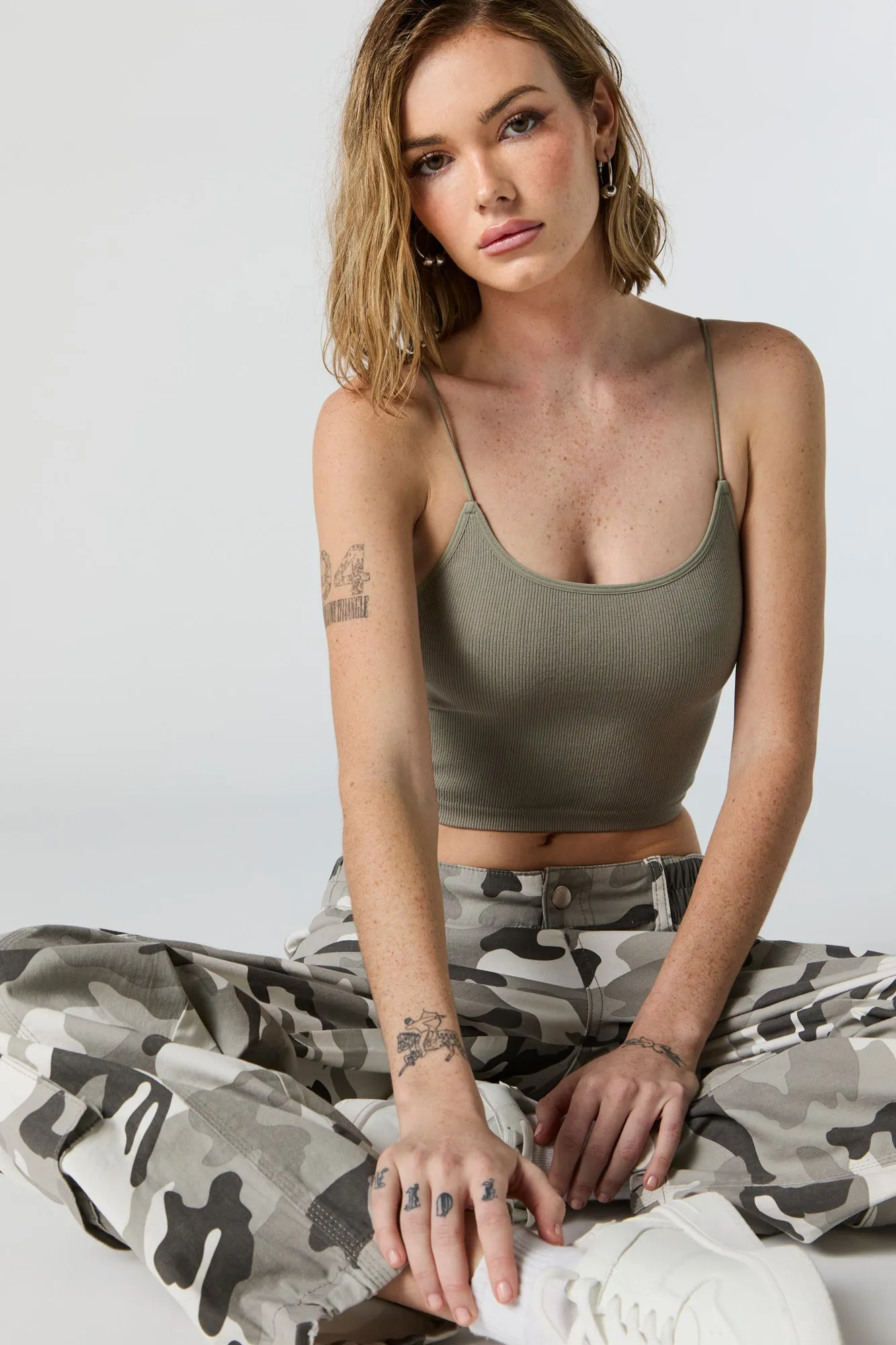 Débardeur court sans couture à bretelles ultraminces sold by Urban Planet