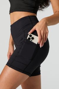 Short Active à taille haute avec poches latérales sold by Urban Planet