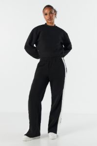 Pantalon boutonné en molleton rayé sold by Urban Planet