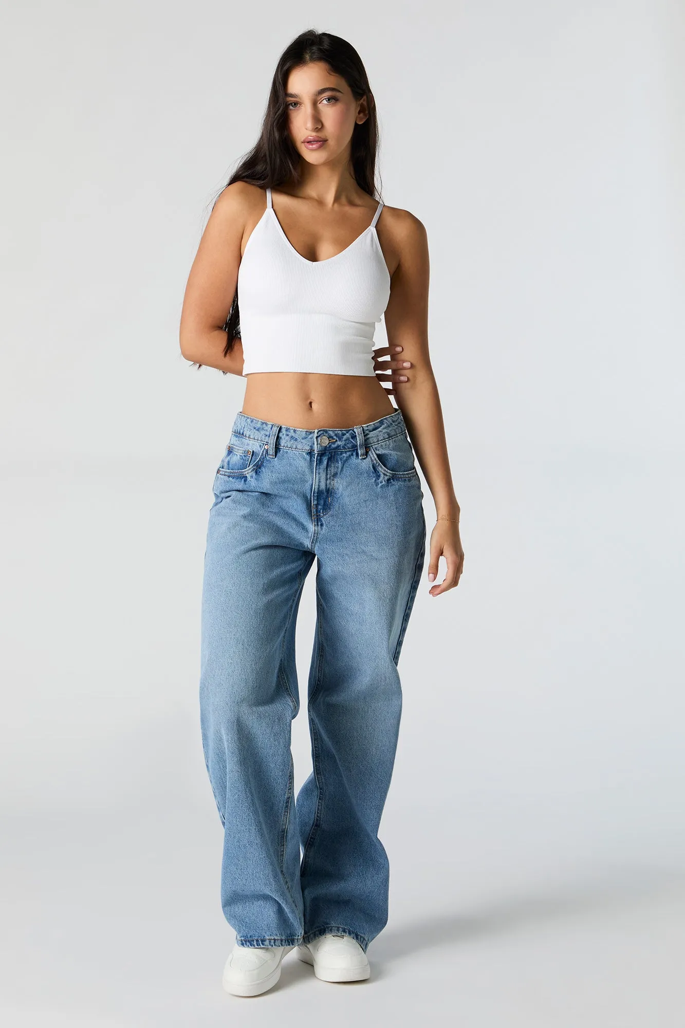 Camisole côtelée sans couture à encolure en V avec bonnets intégrés sold by Urban Planet product image thumbnail 3