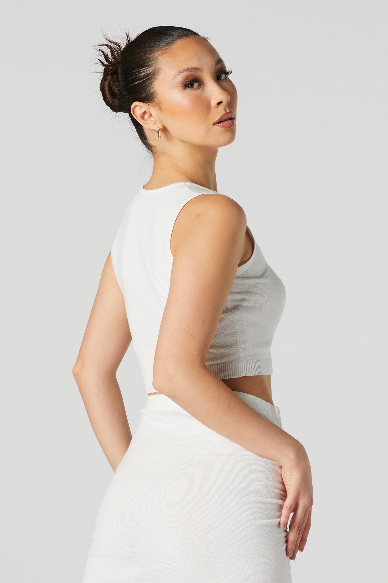 Débardeur en tricot à encolure en V sold by Urban Planet product image thumbnail 2