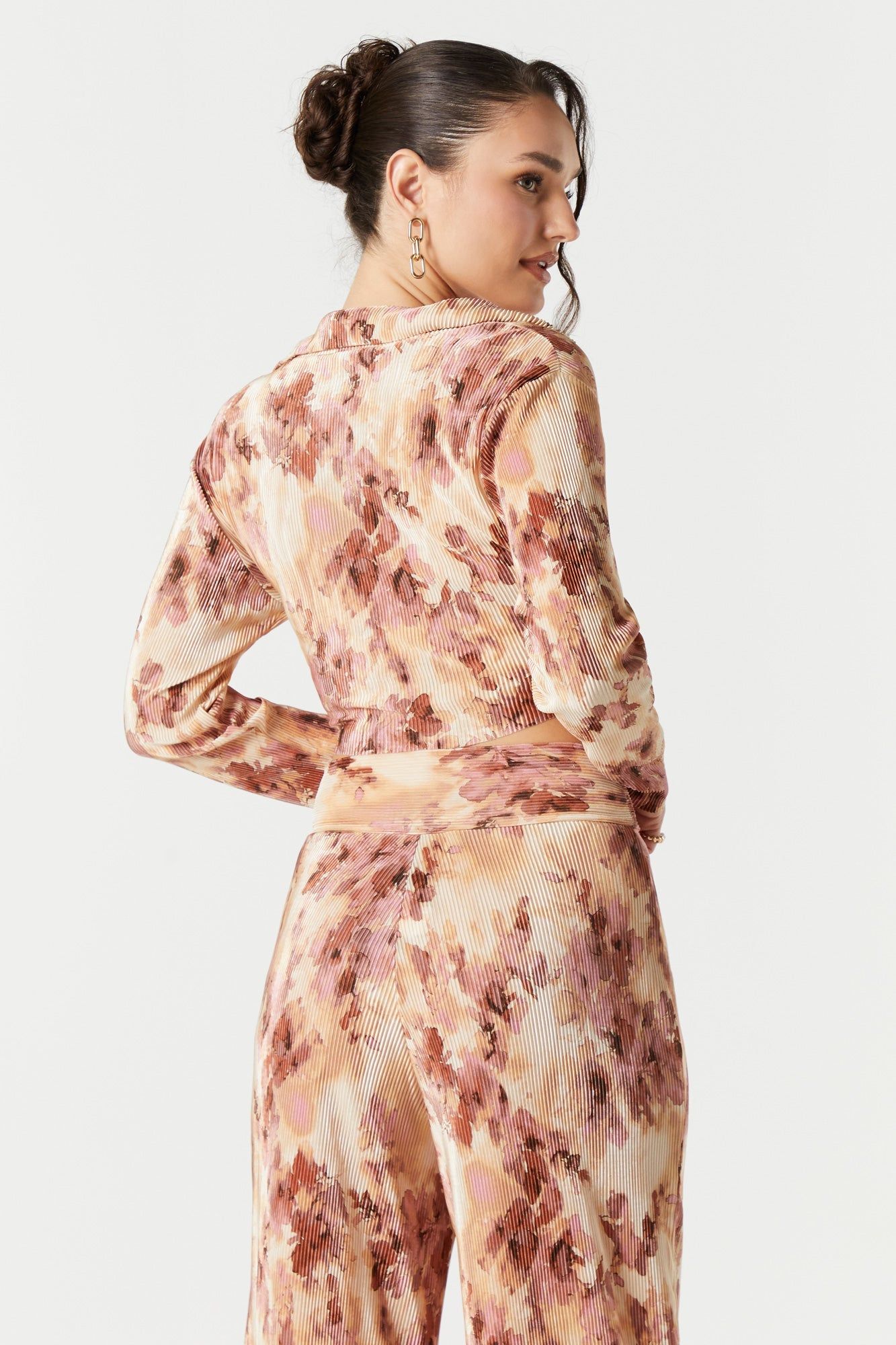 Haut en satin froissé avec attache imprime sold by Urban Planet product image thumbnail 2