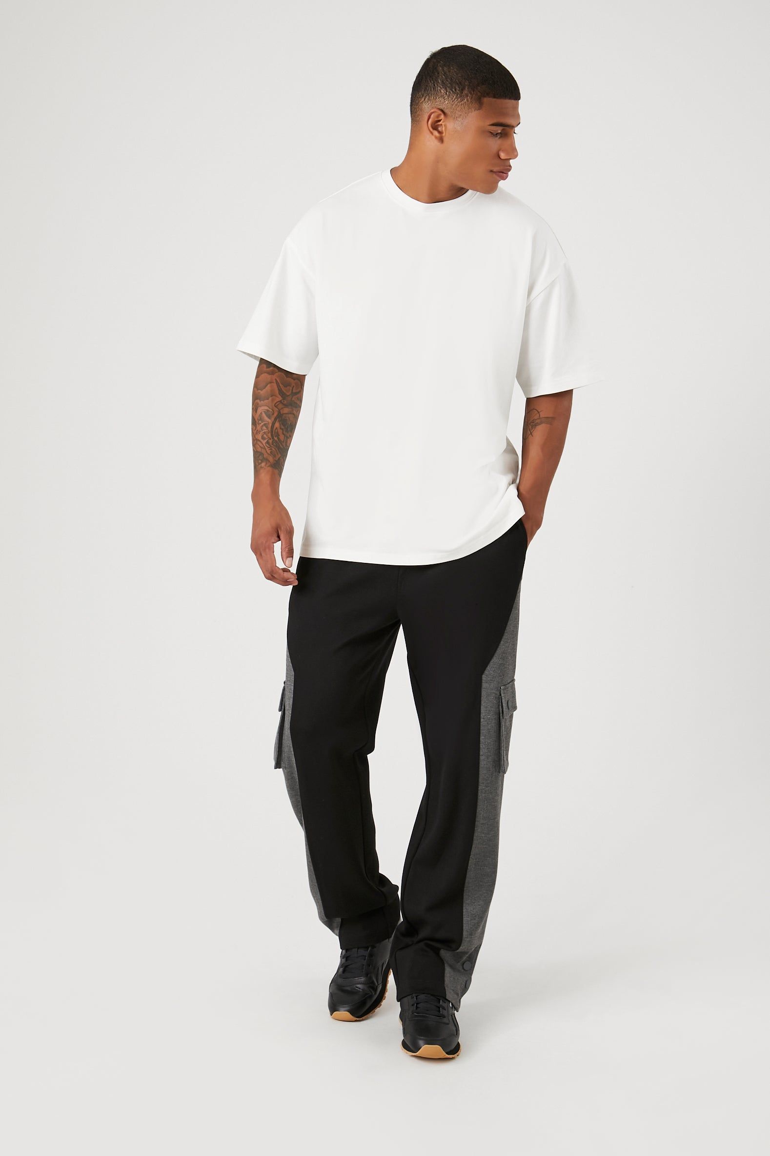 Pantalon cargo avec blocs de couleurs sold by Urban Planet
