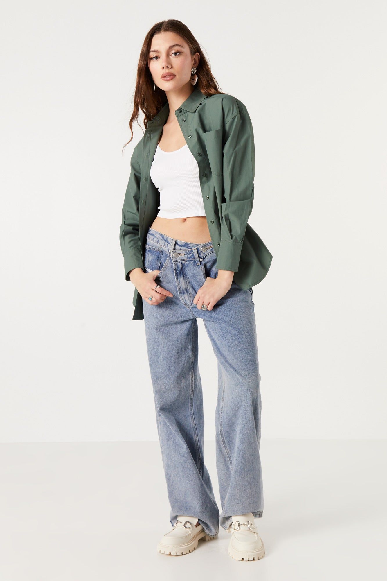 Haut boutonné surdimensionné en popeline sold by Urban Planet product image thumbnail 13