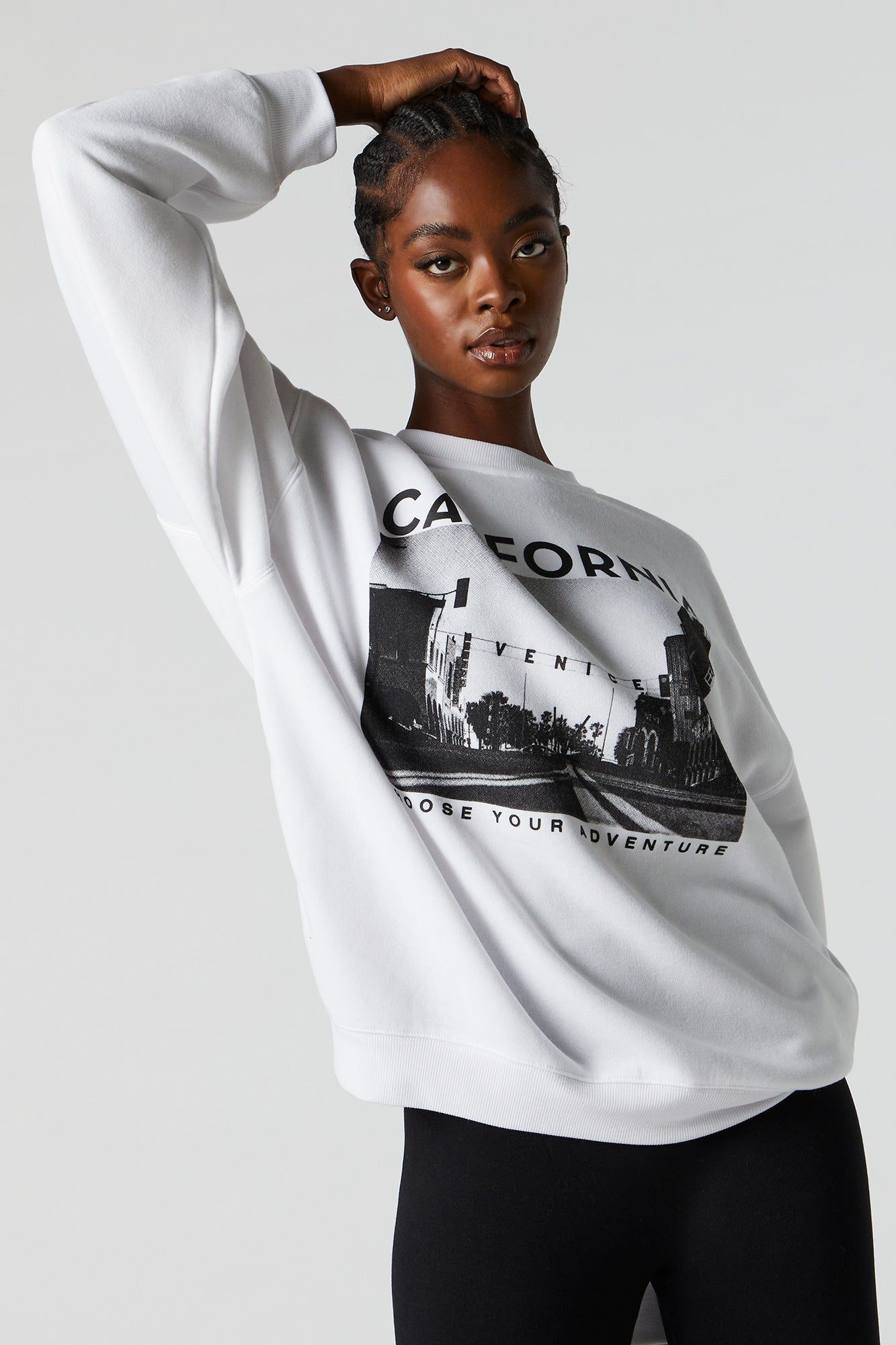 Chandail en molleton avec motif brodé Manhattan en chenille sold by Urban Planet