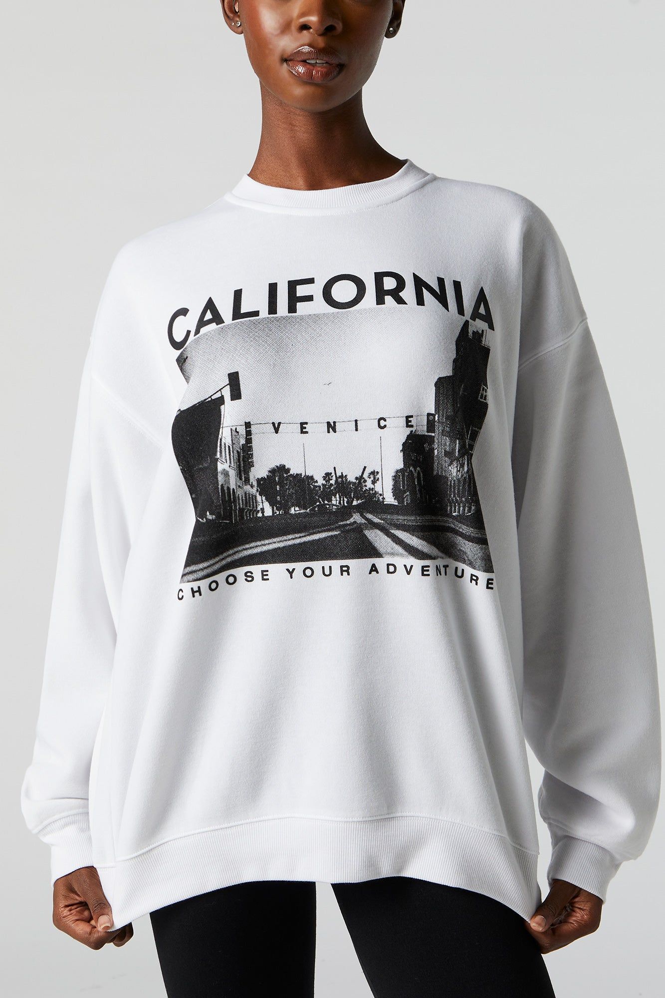 Chandail en molleton avec motif brodé Manhattan en chenille sold by Urban Planet product image thumbnail 3