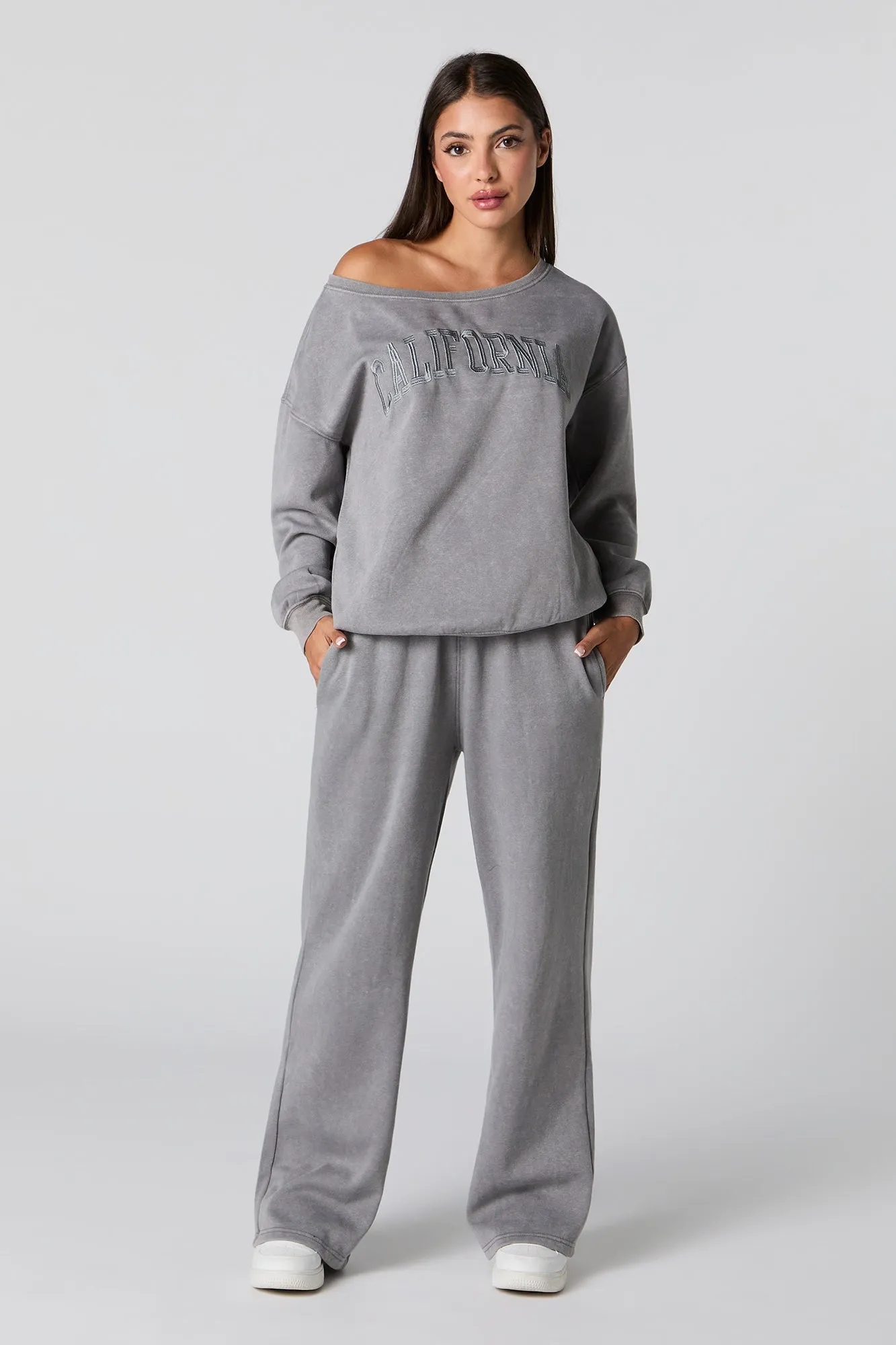 Chandail en molleton délavé à épaule unique avec broderie sold by Urban Planet product image thumbnail 3