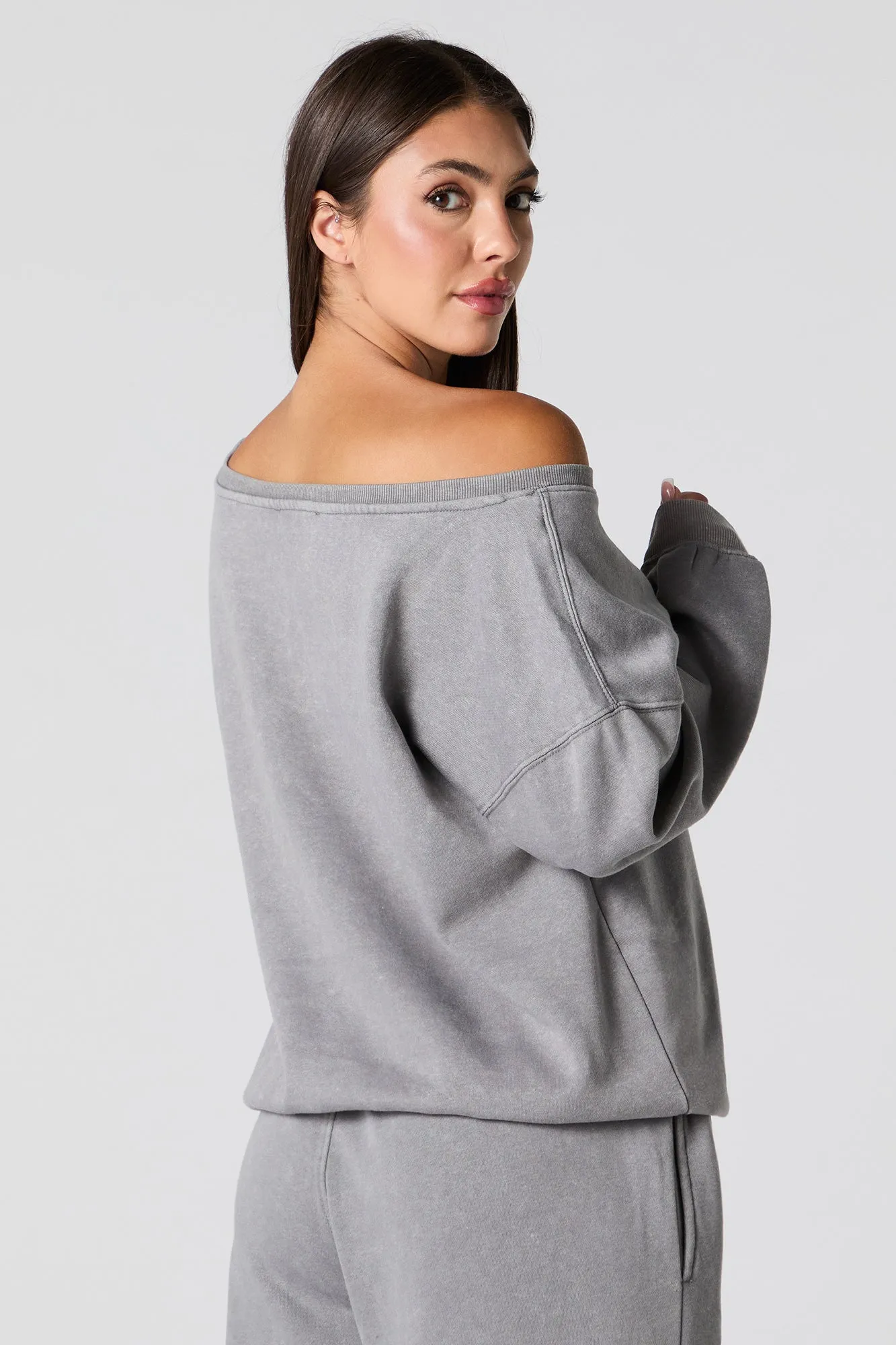 Chandail en molleton délavé à épaule unique avec broderie sold by Urban Planet product image thumbnail 2