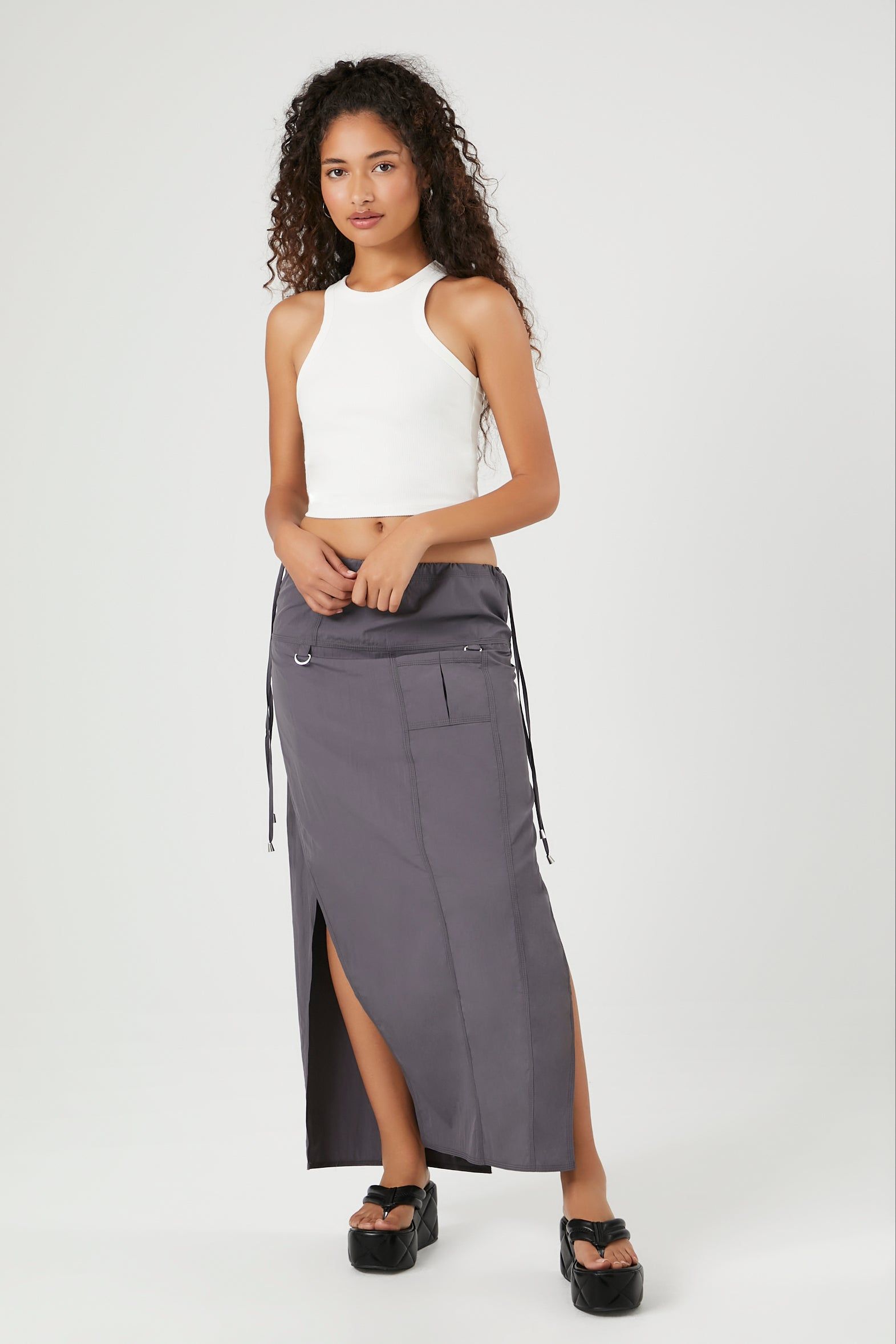 Jupe maxi cargo avec fente en M sold by Urban Planet product image thumbnail 5