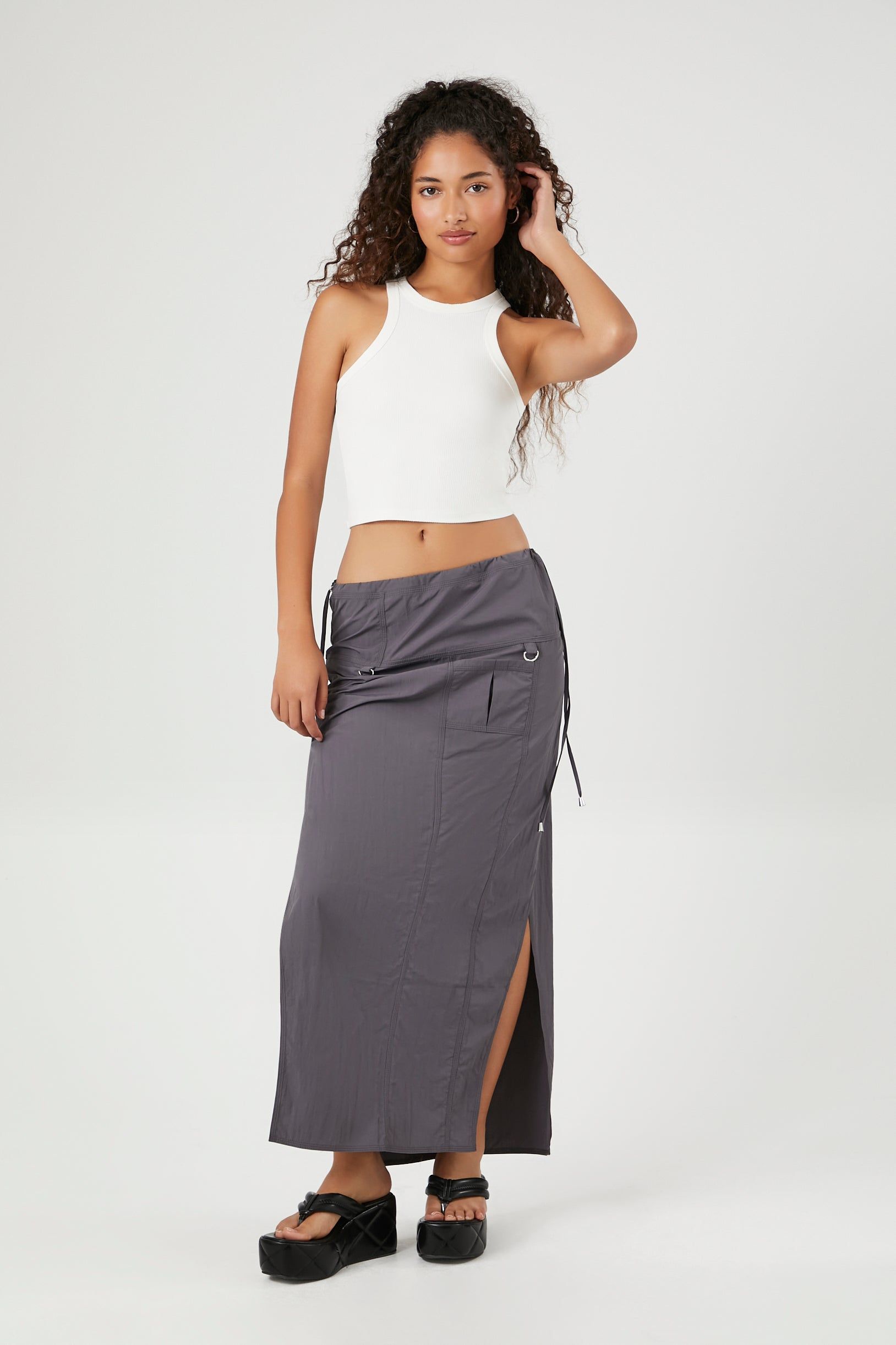 Jupe maxi cargo avec fente en M sold by Urban Planet