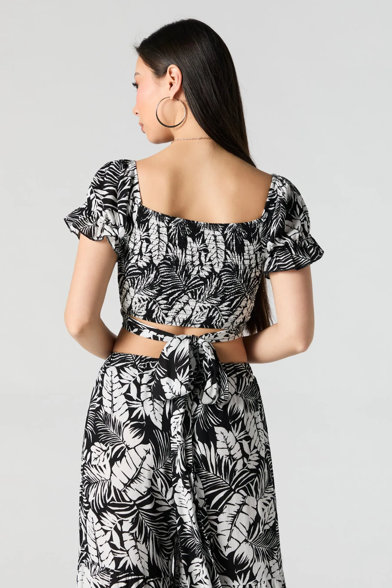 Haut court avec attache au dos et motif de feuilles sold by Urban Planet product image thumbnail 2