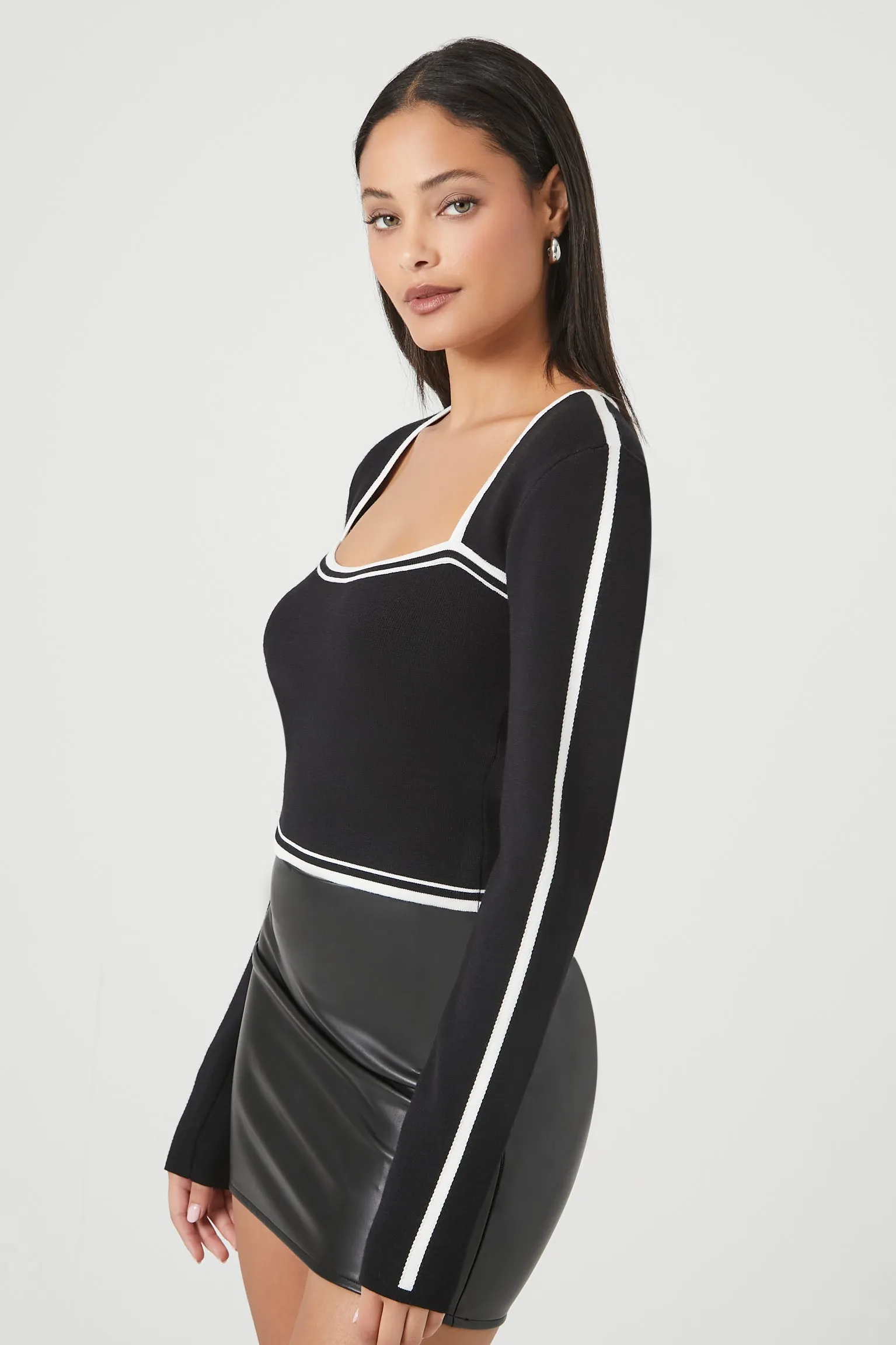 Chandail court à encolure carrée sold by Urban Planet product image thumbnail 2