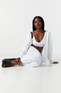 Mules éponge noir sold by Urban Planet