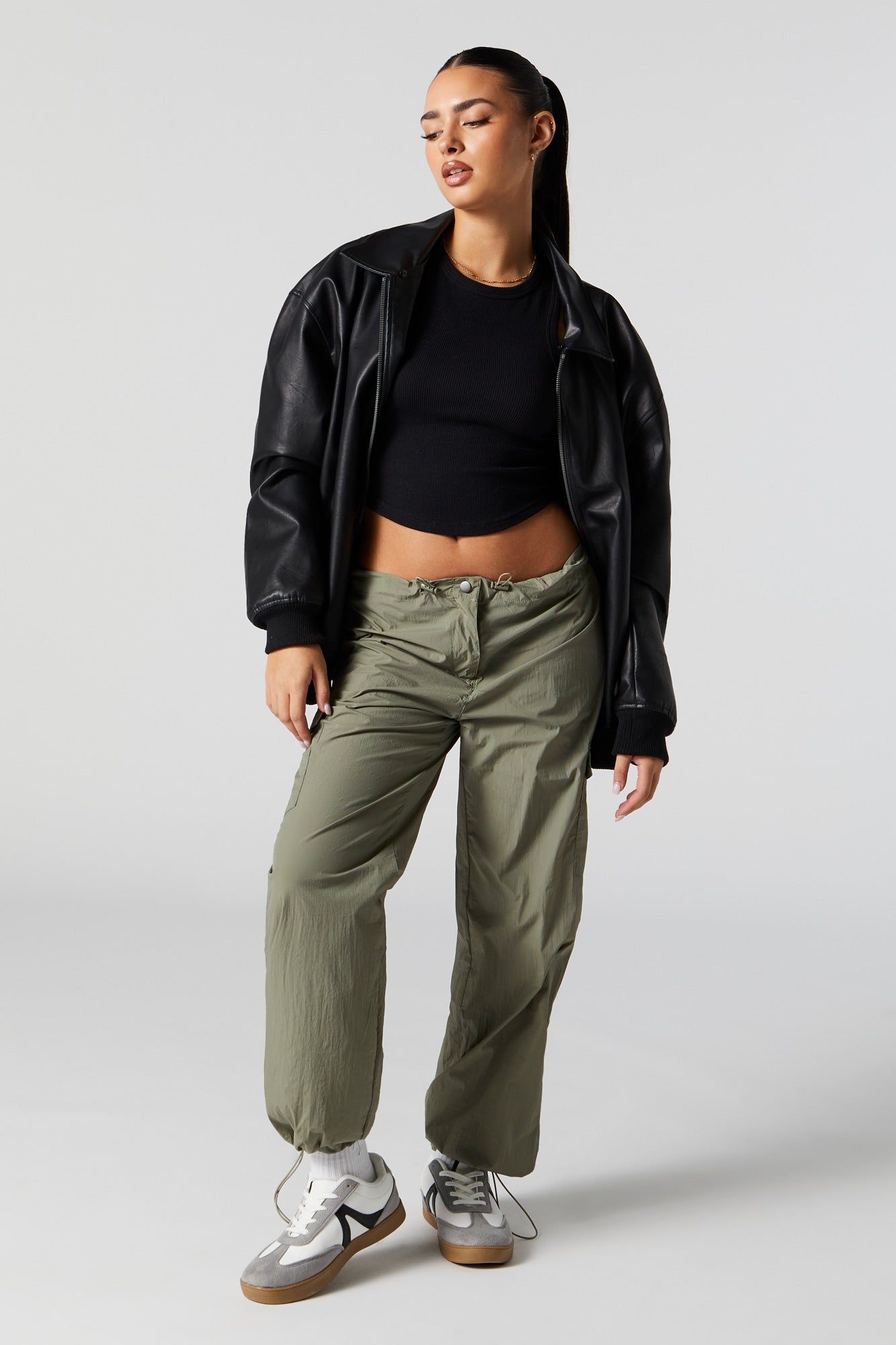 Pantalon cargo parachute en nylon sold by Urban Planet