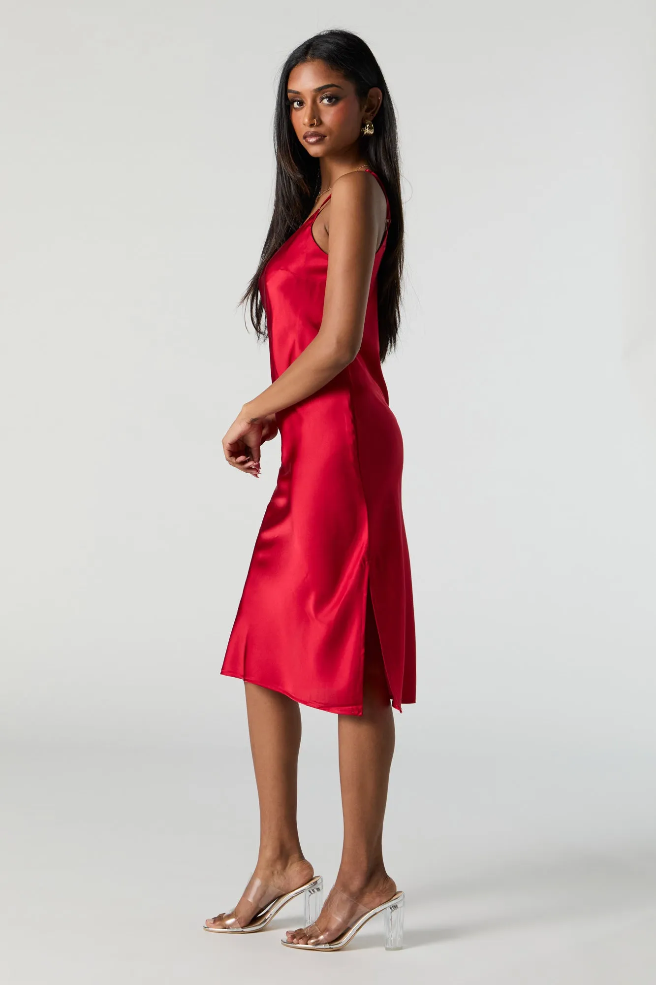 Robe-camisole midi en satin avec encolure dégagée sold by Urban Planet product image thumbnail 2