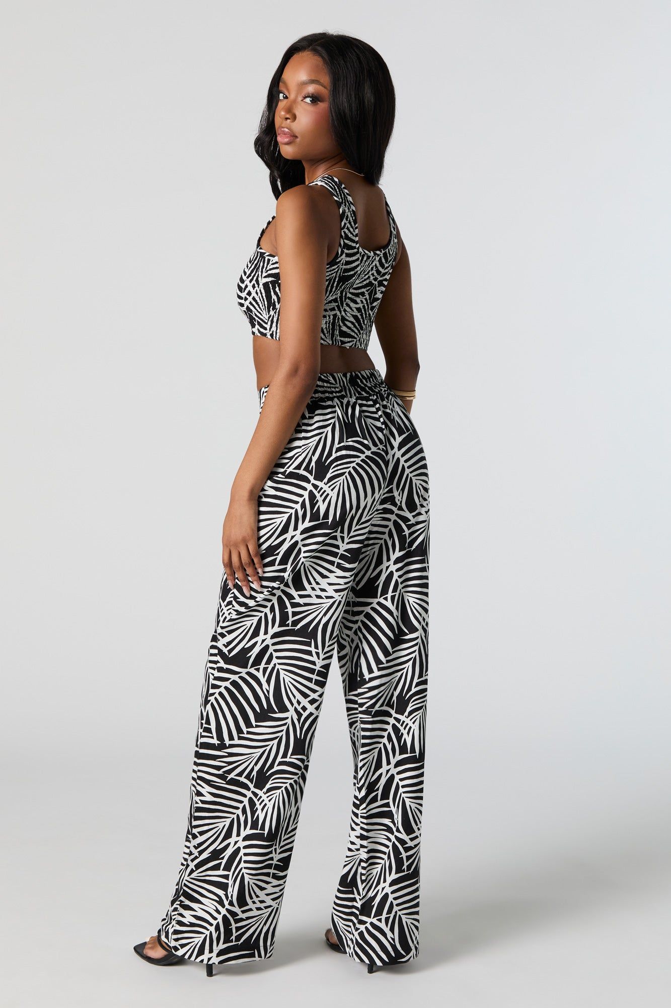 Pantalon plissé à jambe large avec motif de feuilles sold by Urban Planet product image thumbnail 3