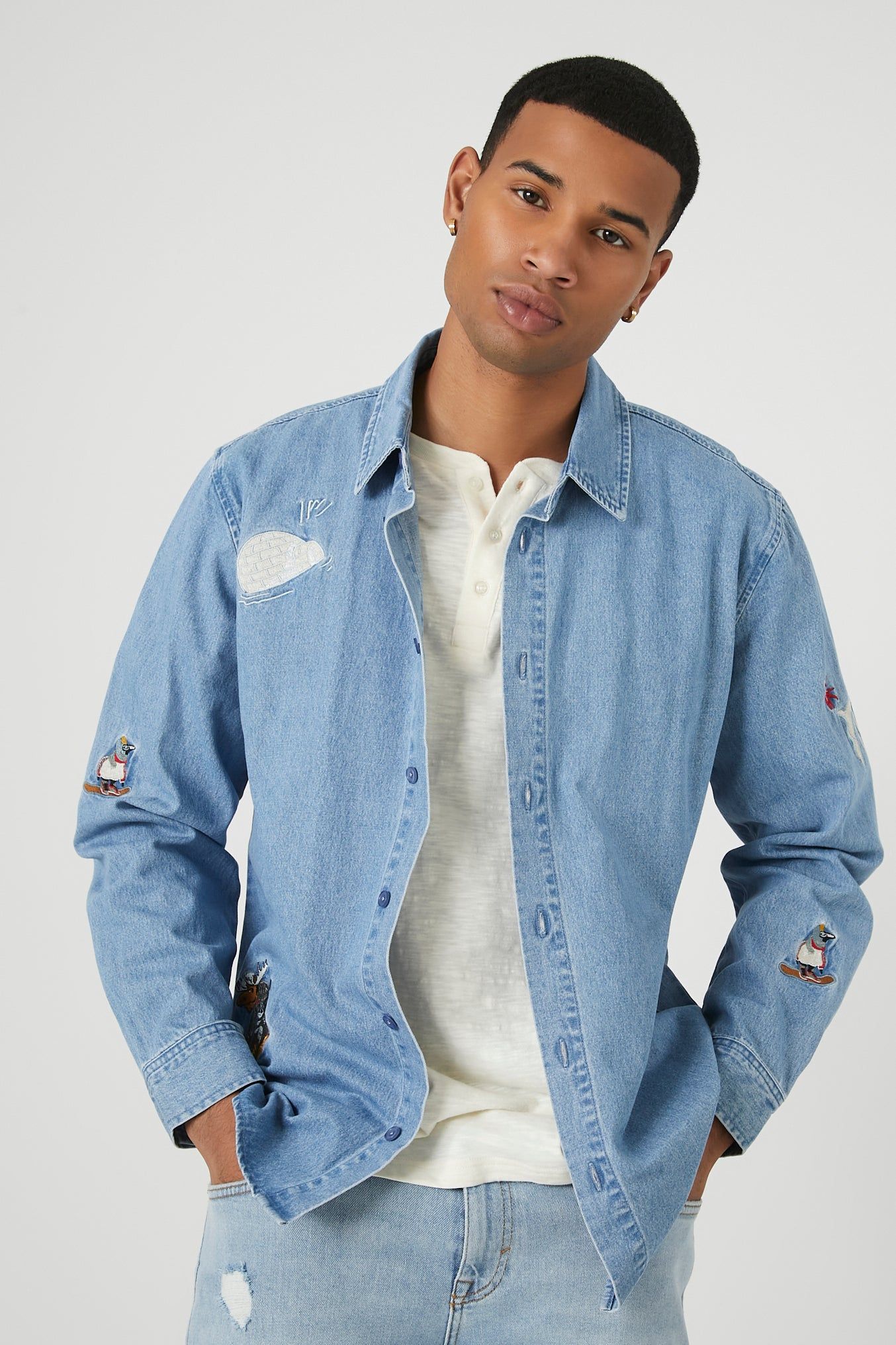 Haut en denim avec motif brodé Winter Sports sold by Urban Planet