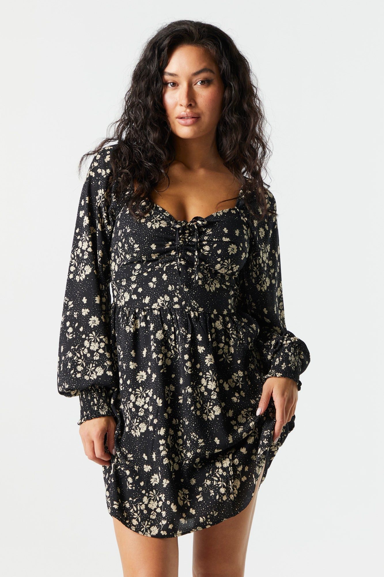 Robe de style laitière smockée noir à manches longues sold by Urban Planet