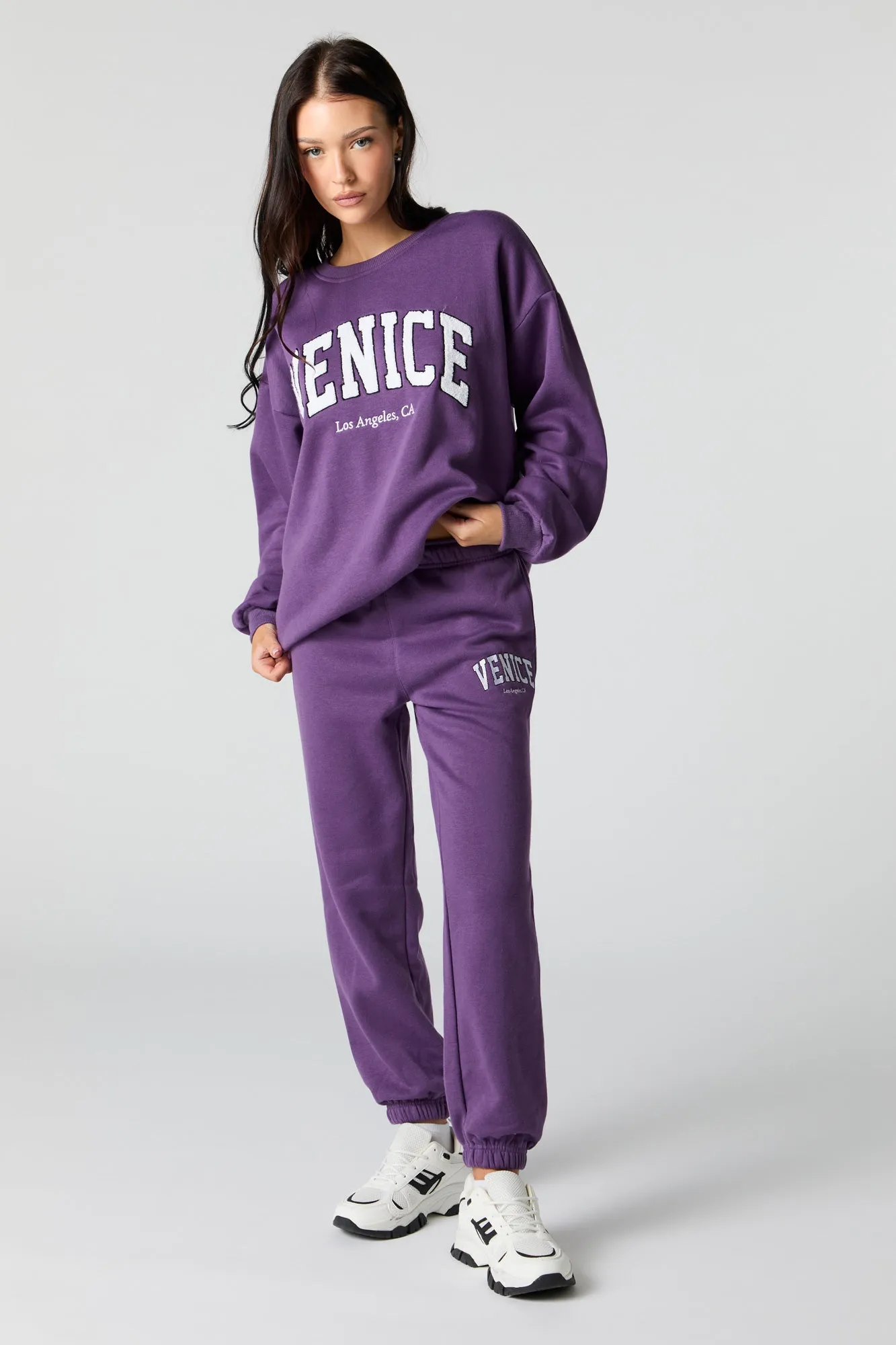 Chandail surdimensionné en molleton avec motif brodé destination en chenille sold by Urban Planet product image thumbnail 3