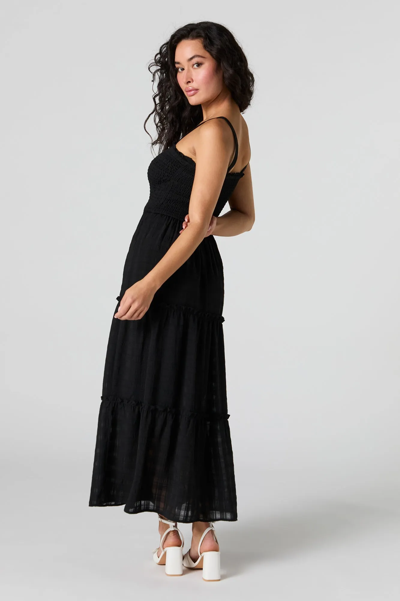 Robe maxi volantée smockée texturée sold by Urban Planet product image thumbnail 3