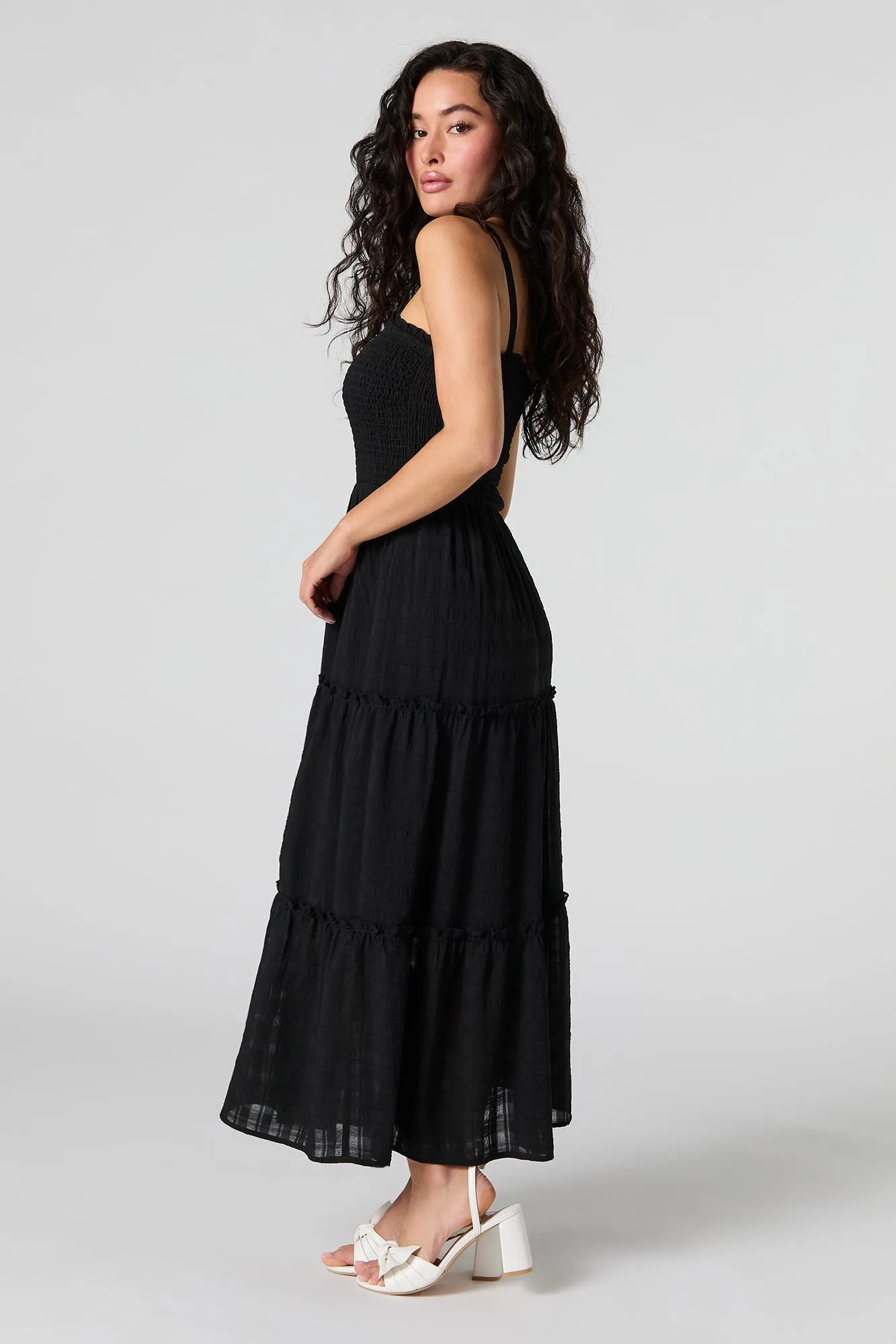 Robe maxi volantée smockée texturée sold by Urban Planet product image thumbnail 2