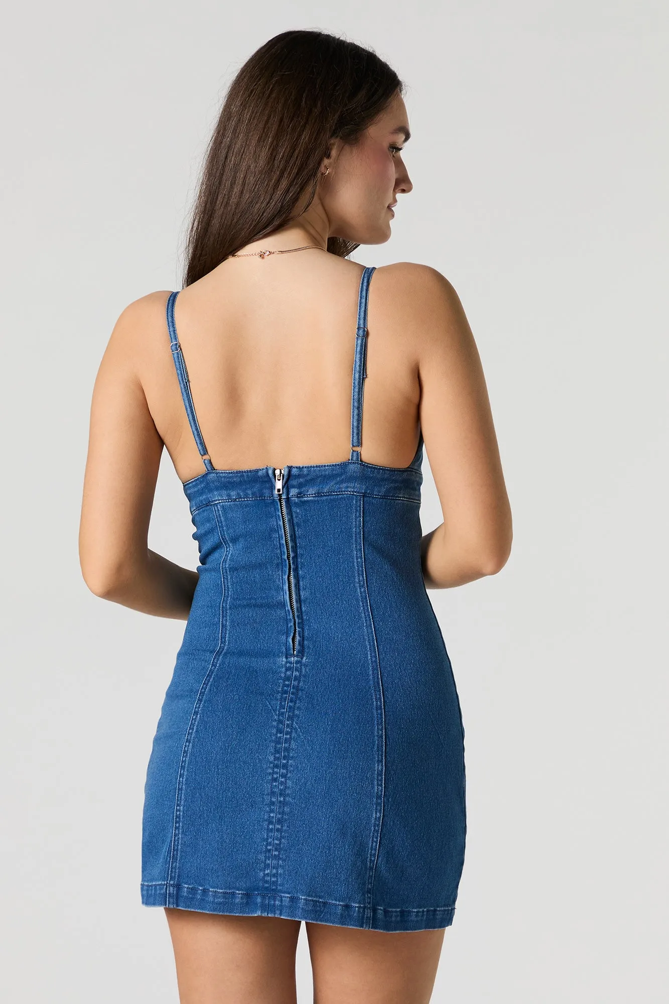 Minirobe moulante en denim avec décolleté en coeur sold by Urban Planet product image thumbnail 2