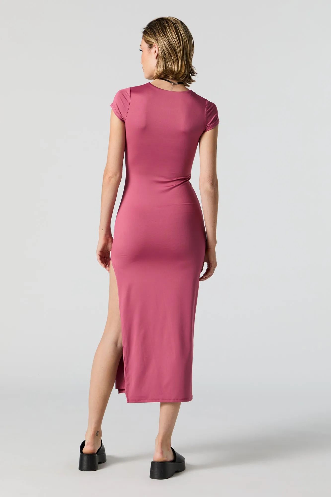 Robe midi moulante profilée à manches courtes sold by Urban Planet product image thumbnail 2