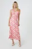 Robe midi en satin fleuri avec encolure en V sold by Urban Planet