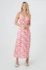Robe midi en satin fleuri avec encolure en V sold by Urban Planet