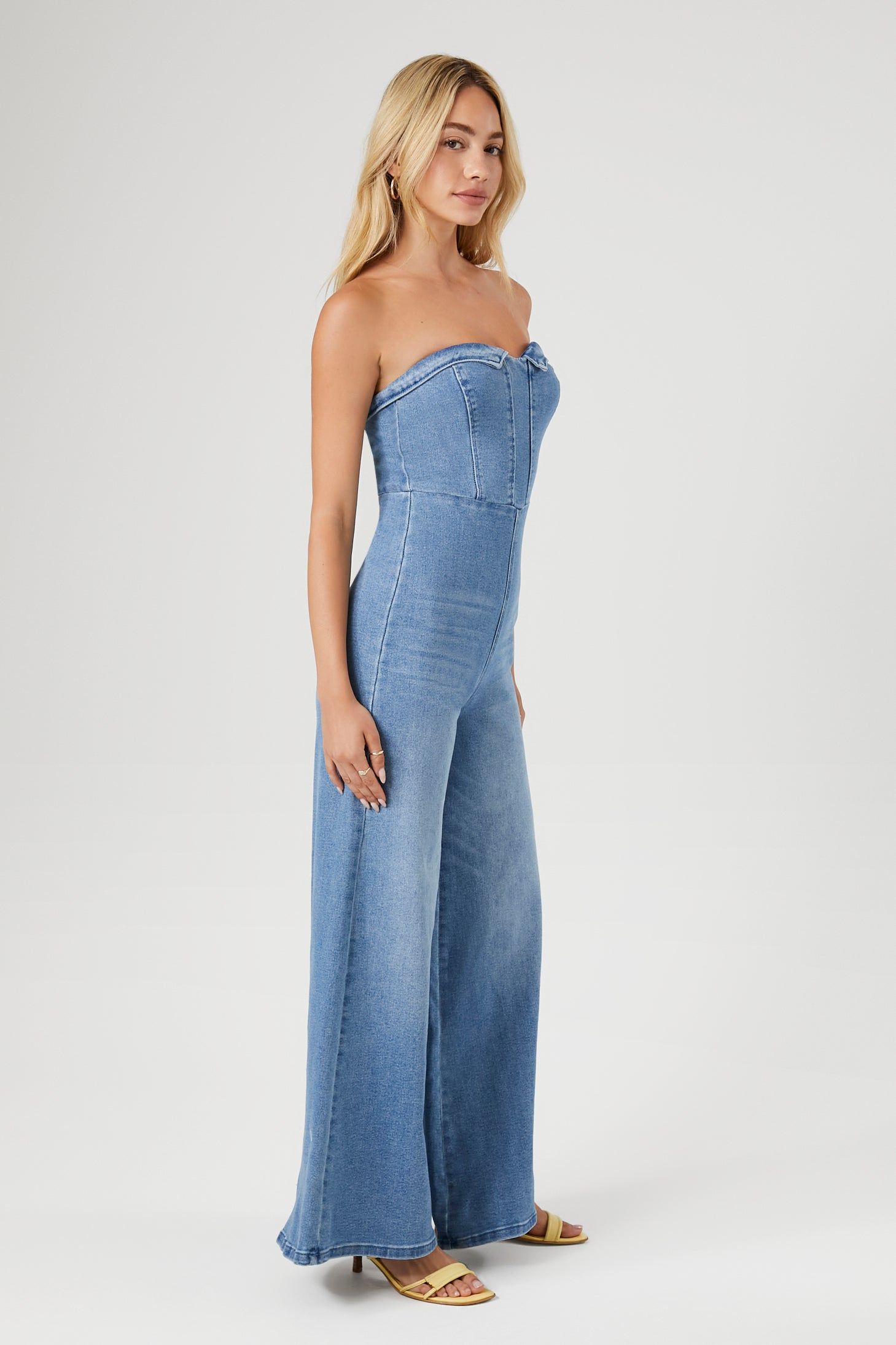 Justaucorps à jambe large en denim avec décolleté en coeur sold by Urban Planet product image thumbnail 3