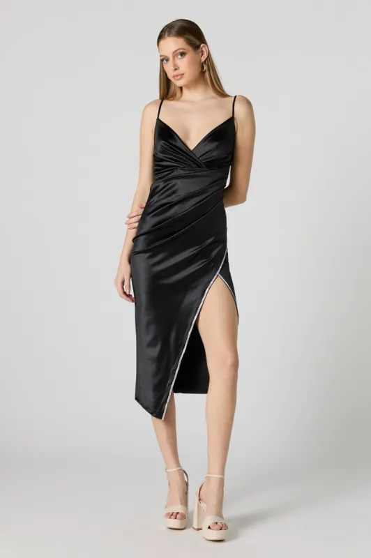 Robe fourreau en satin avec liséré orné de pierres du Rhin sold by Urban Planet