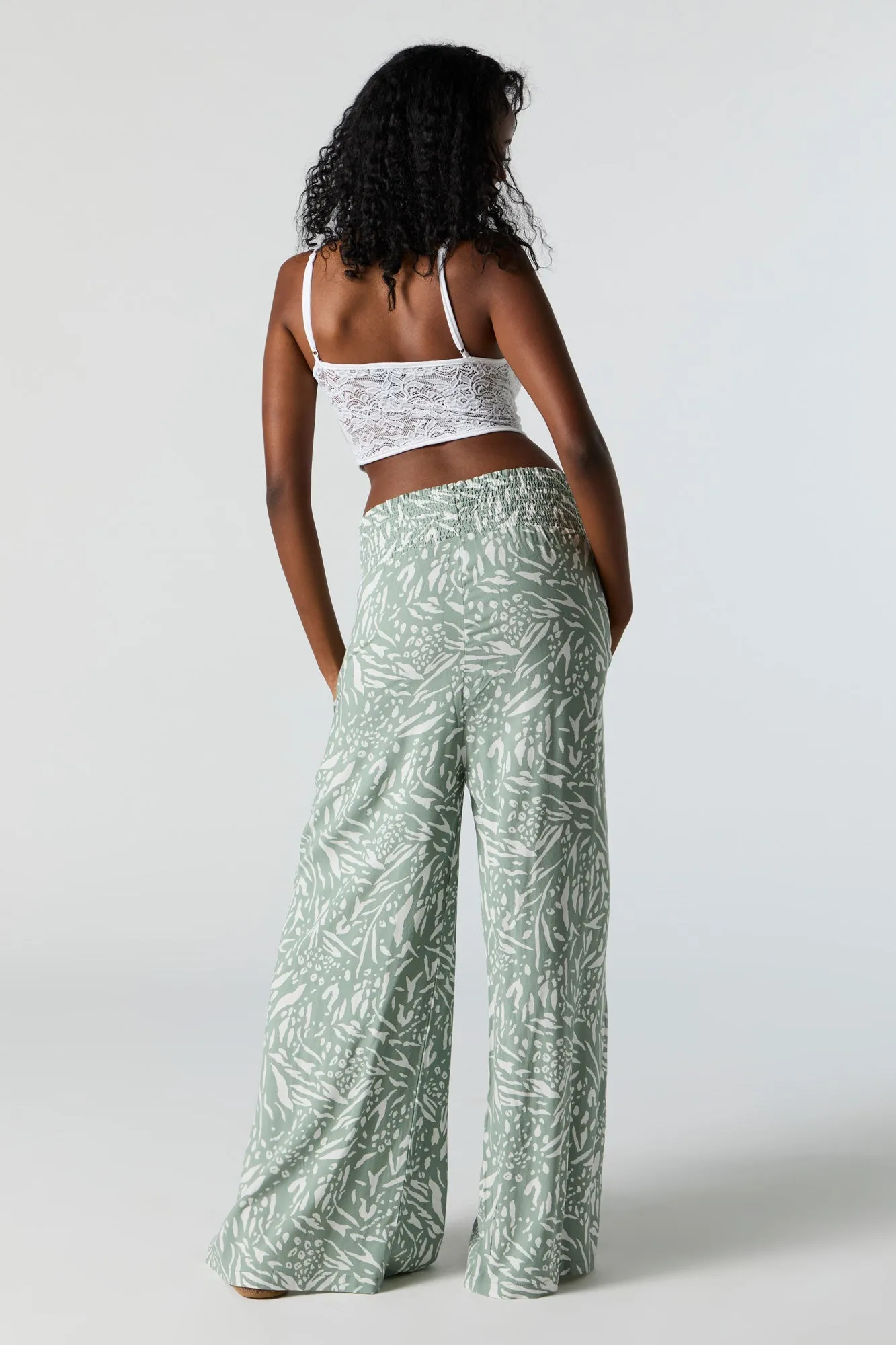 Palazzo smocké vert avec motif abstrait sold by Urban Planet product image thumbnail 3