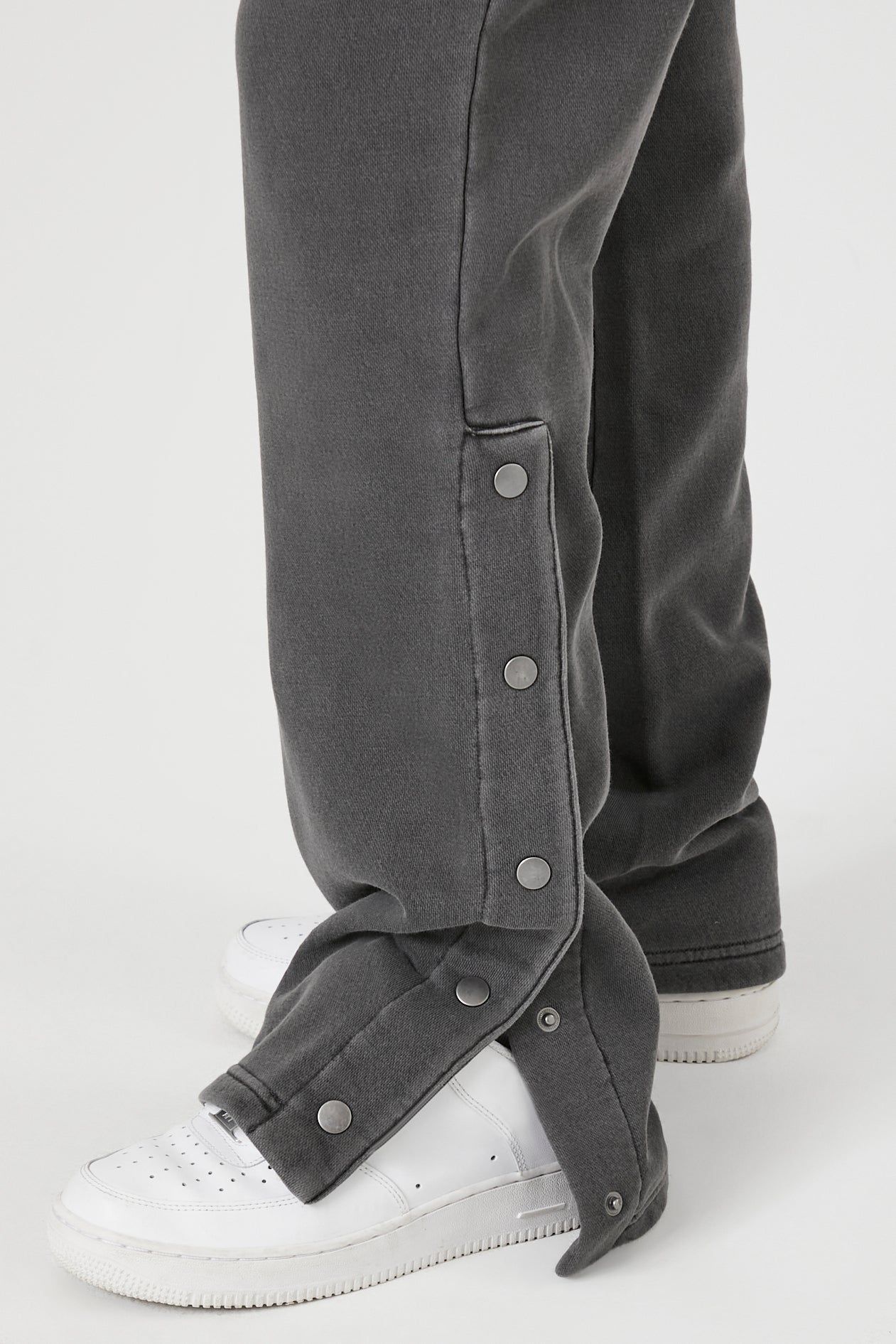 Pantalon d'entraînement en molleton délavé minéral sold by Urban Planet product image thumbnail 5