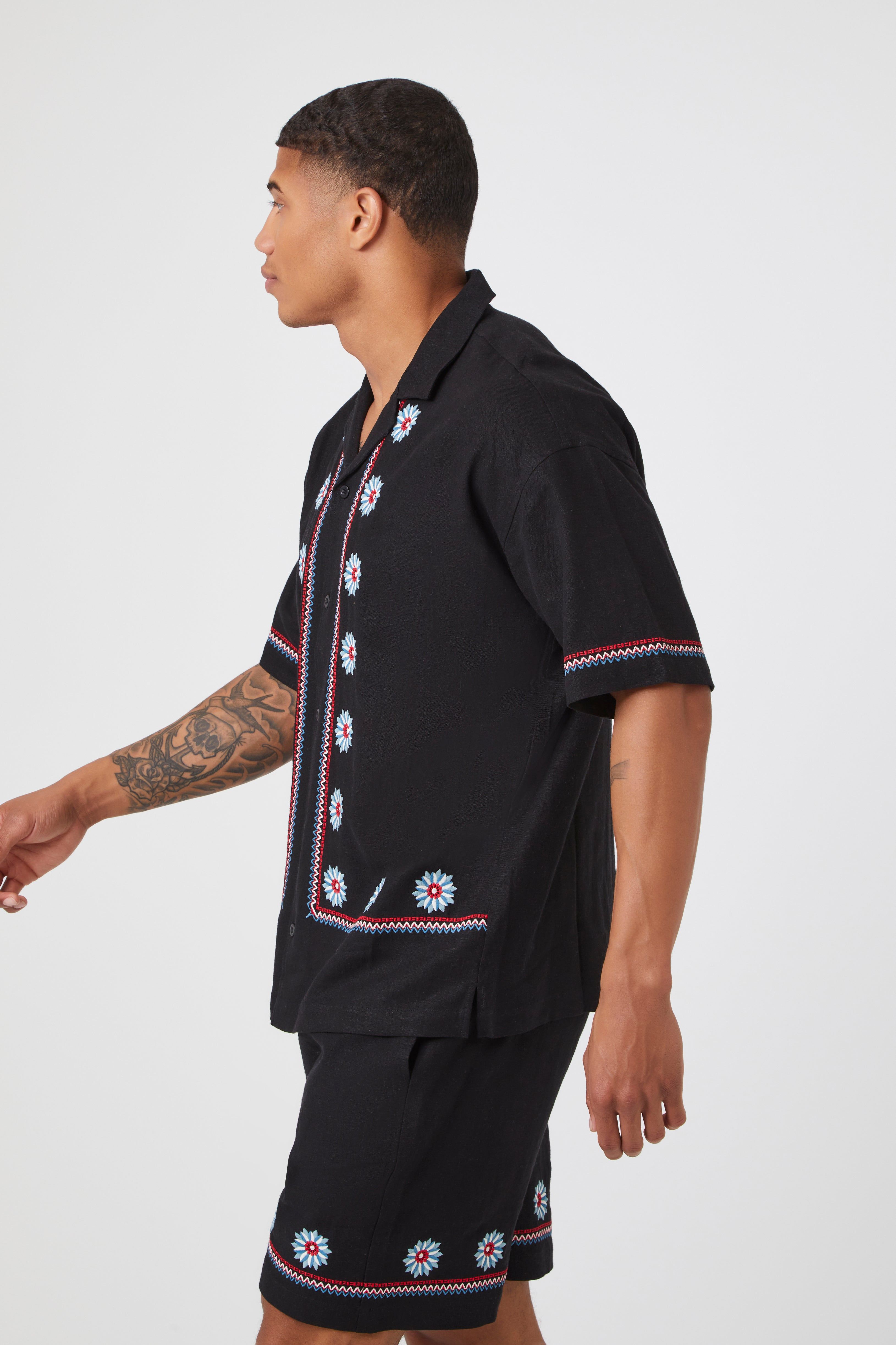 Haut boutonné avec motif floral brodé sold by Urban Planet product image thumbnail 3