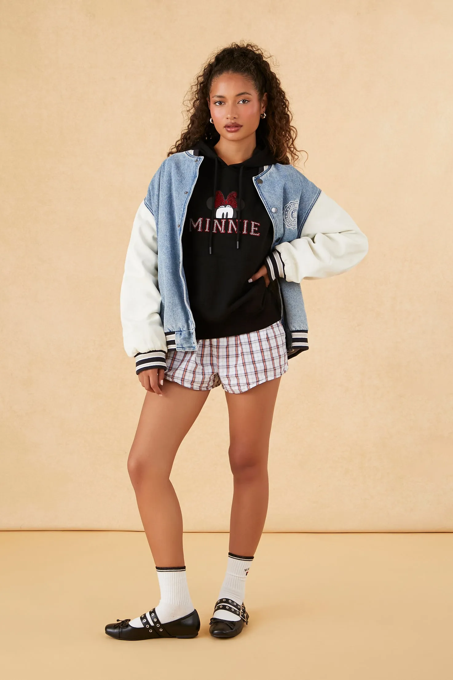 Haut à capuchon avec imprimé Disney Minnie Mouse orné de pierres du Rhin sold by Urban Planet product image thumbnail 2