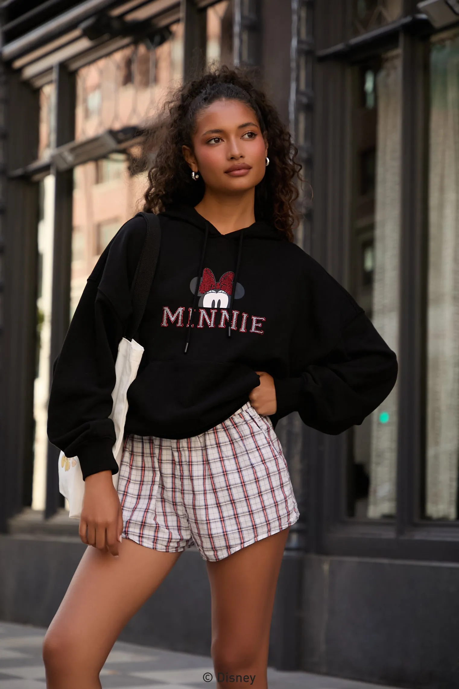 Haut à capuchon avec imprimé Disney Minnie Mouse orné de pierres du Rhin sold by Urban Planet