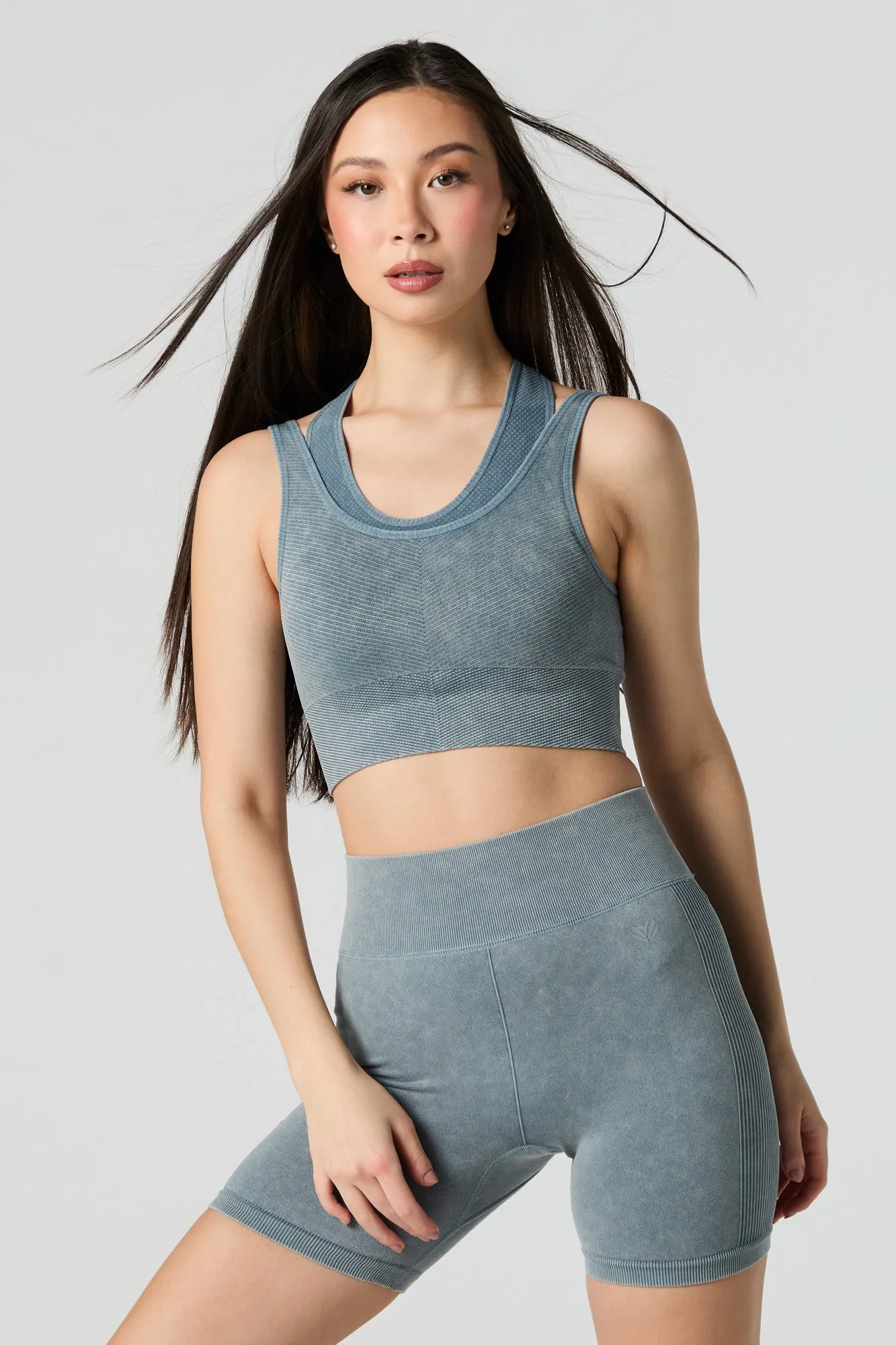 Short de cycliste ruché sans couture délavé à l'acide sold by Urban Planet