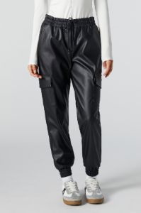 Jogger cargo en similicuir sold by Urban Planet
