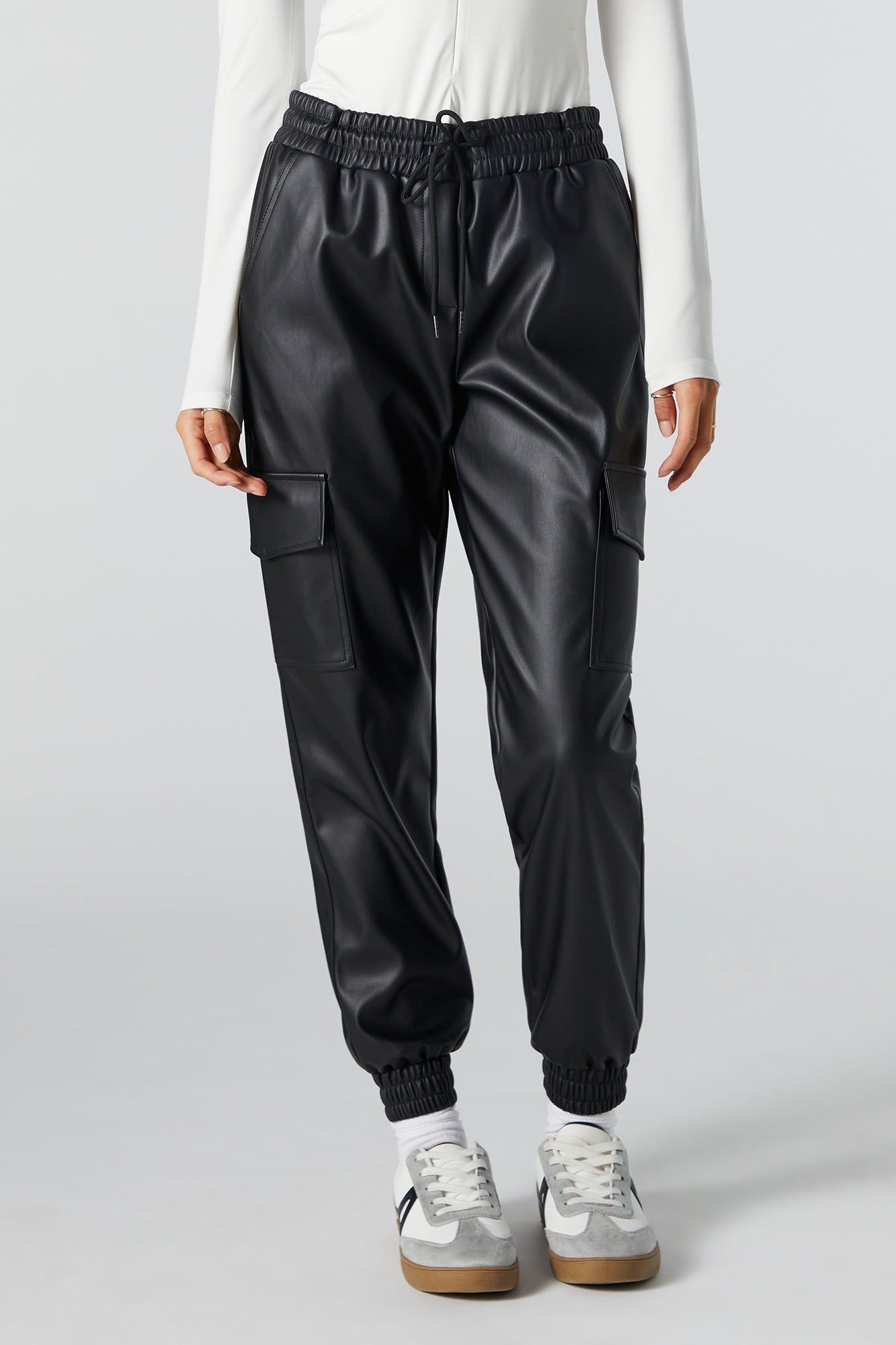 Jogger cargo en similicuir sold by Urban Planet product image thumbnail 3