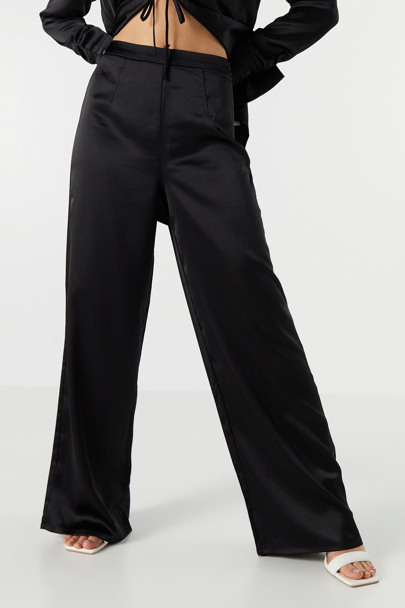 Pantalon à jambe large en satin sold by Urban Planet product image thumbnail 5