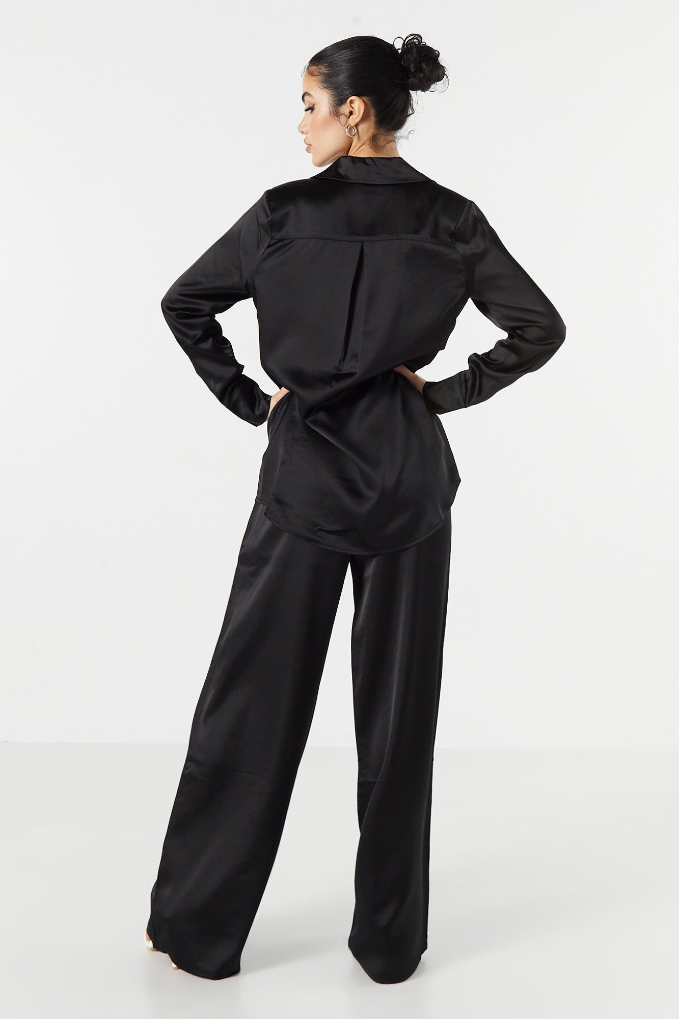 Pantalon à jambe large en satin sold by Urban Planet product image thumbnail 6