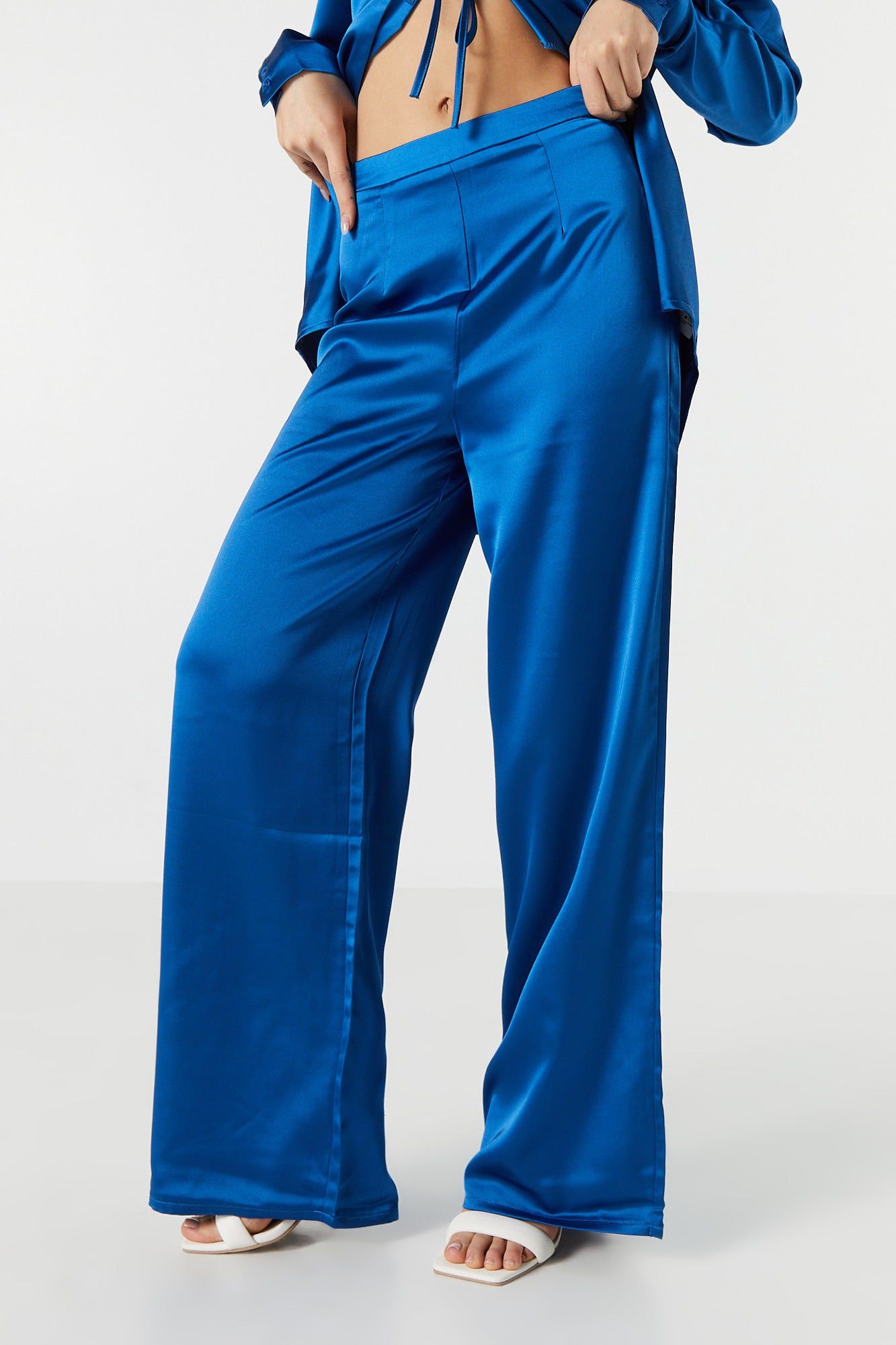 Pantalon à jambe large en satin sold by Urban Planet product image thumbnail 2