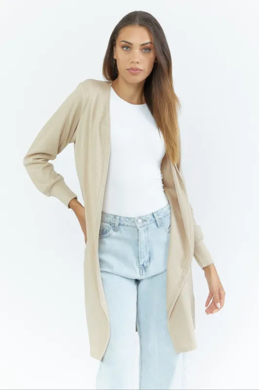 Cardigan long côtelé à manches lognues sold by Urban Planet