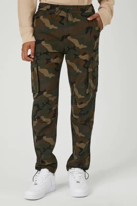 Jogger cargo avec motif camouflage sold by Urban Planet