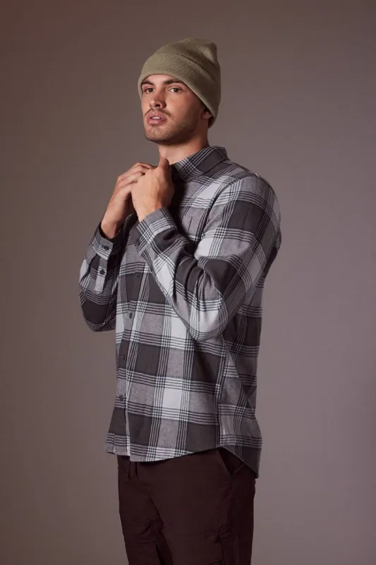 Haut boutonné en flanelle à carreaux gris sold by Urban Planet