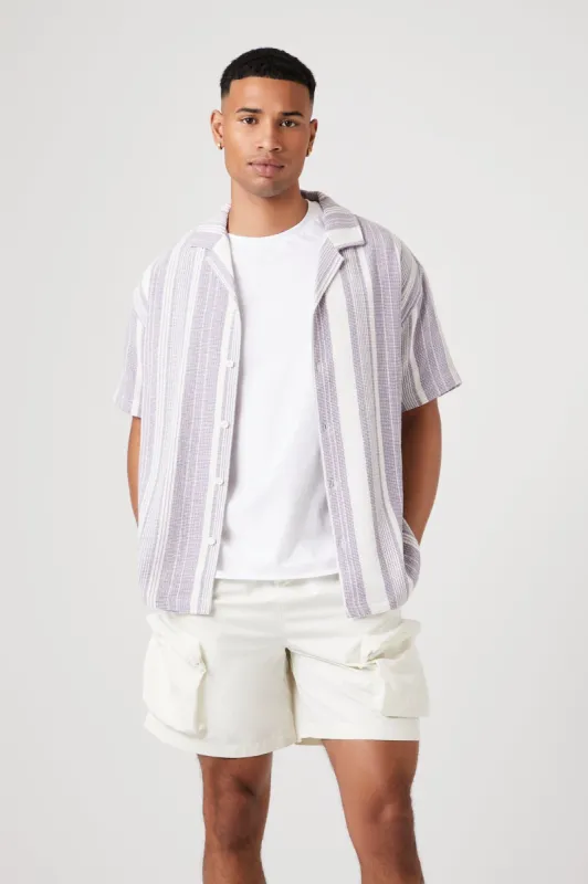 Short cargo avec poches et fermeture à glissière sold by Urban Planet