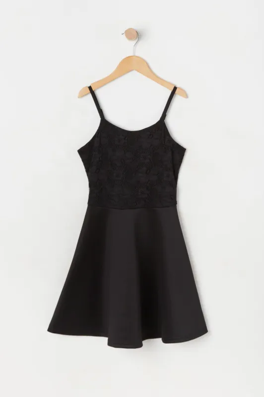 Robe-camisole noir à jupe virevoltante et haut en dentelle pour fille sold by Urban Planet