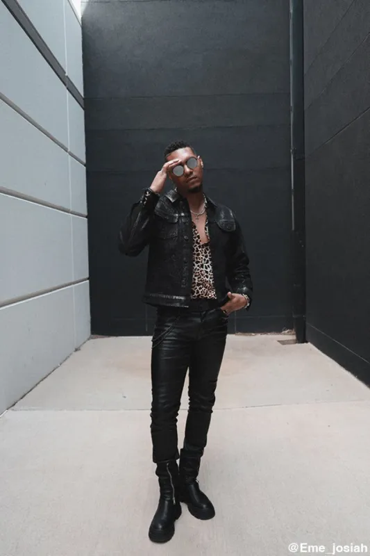 Jean mince sablé sold by Urban Planet