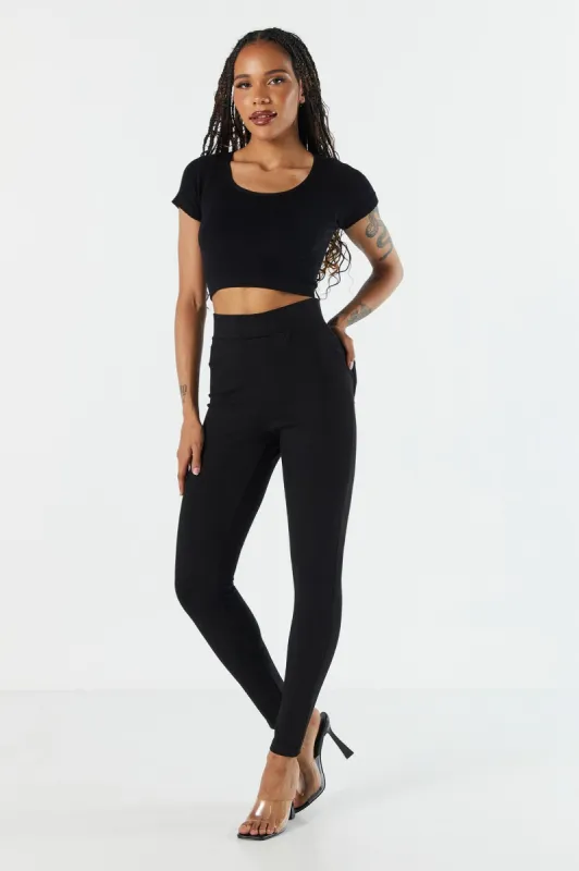 Legging à taille haute avec poches sold by Urban Planet