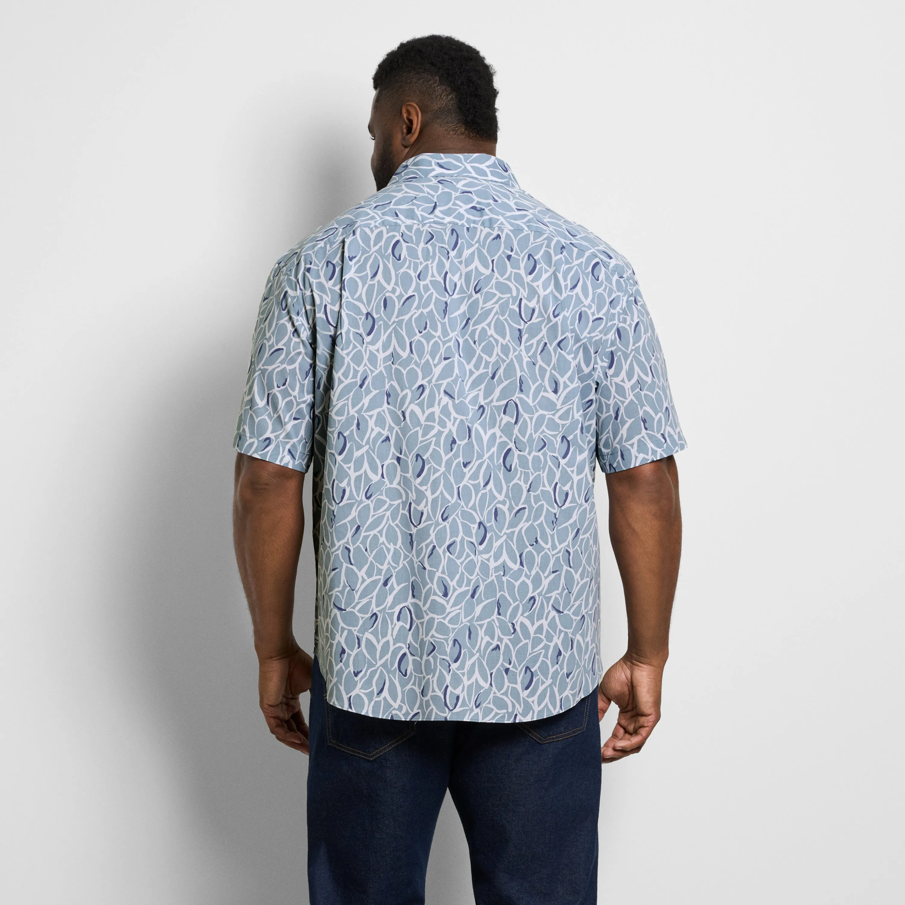 Folsen Short Sleeve Stain Shield Shirt Bold Leaf Print - Big & Tall sold by Van Heusen product image thumbnail 5